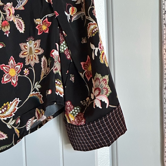 NWT- Women’s MD CeCe Black and Pink Checkered Floral Blouse - Picture 12 of 13